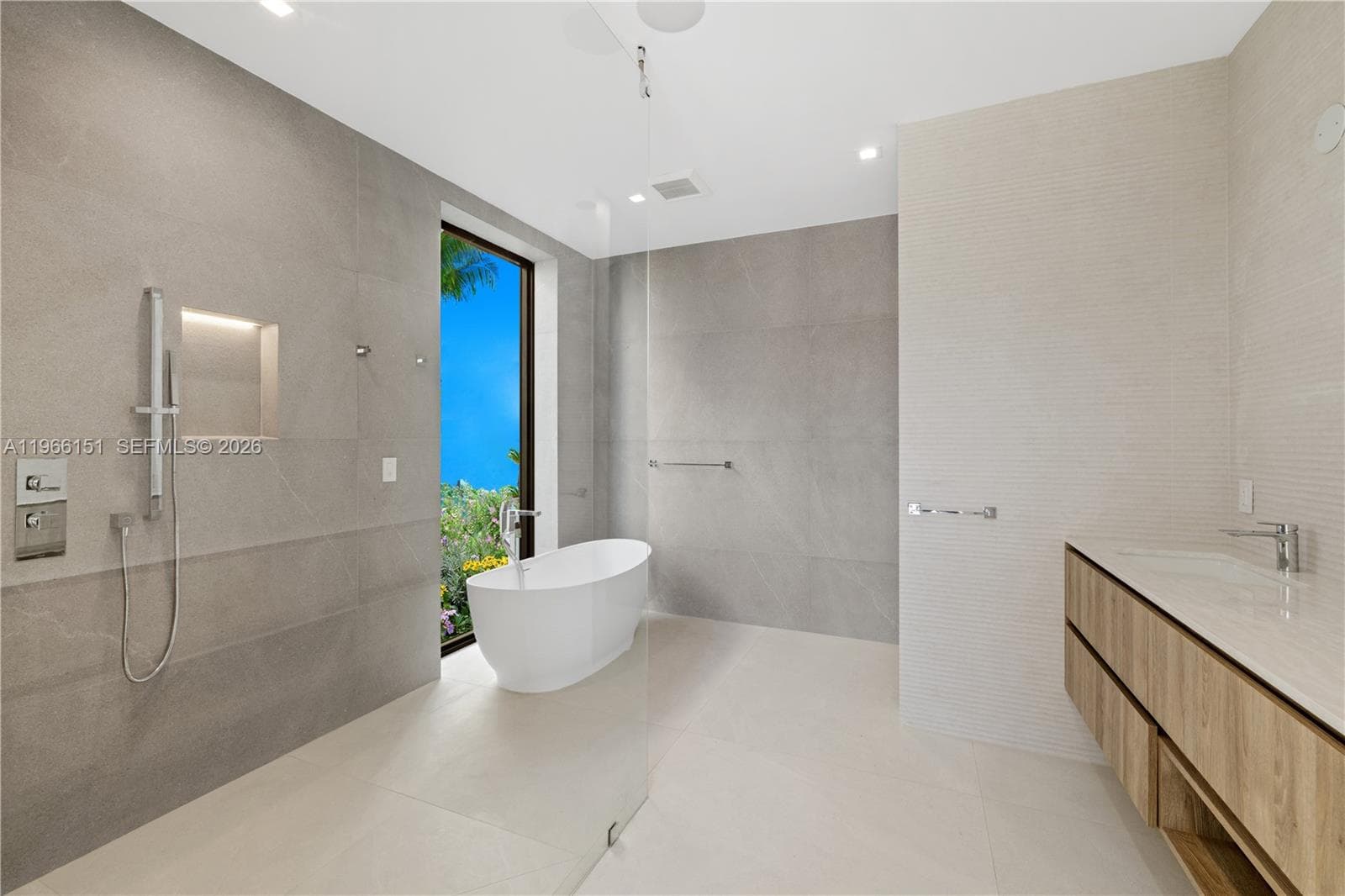 2050 S Hibiscus Dr photo 12