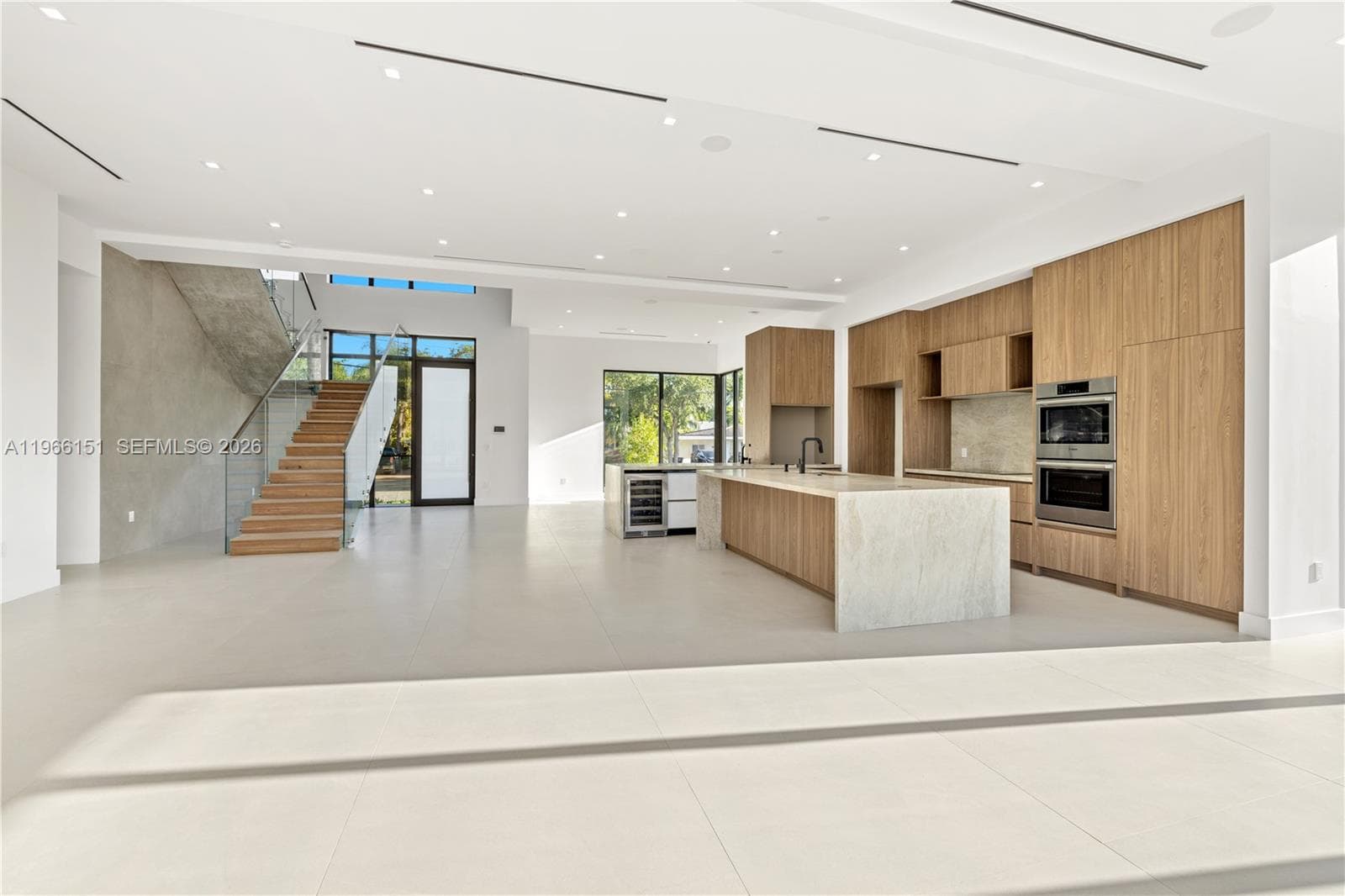 2050 S Hibiscus Dr photo 7