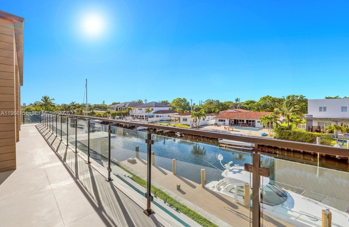 2050 S Hibiscus Dr photo 15