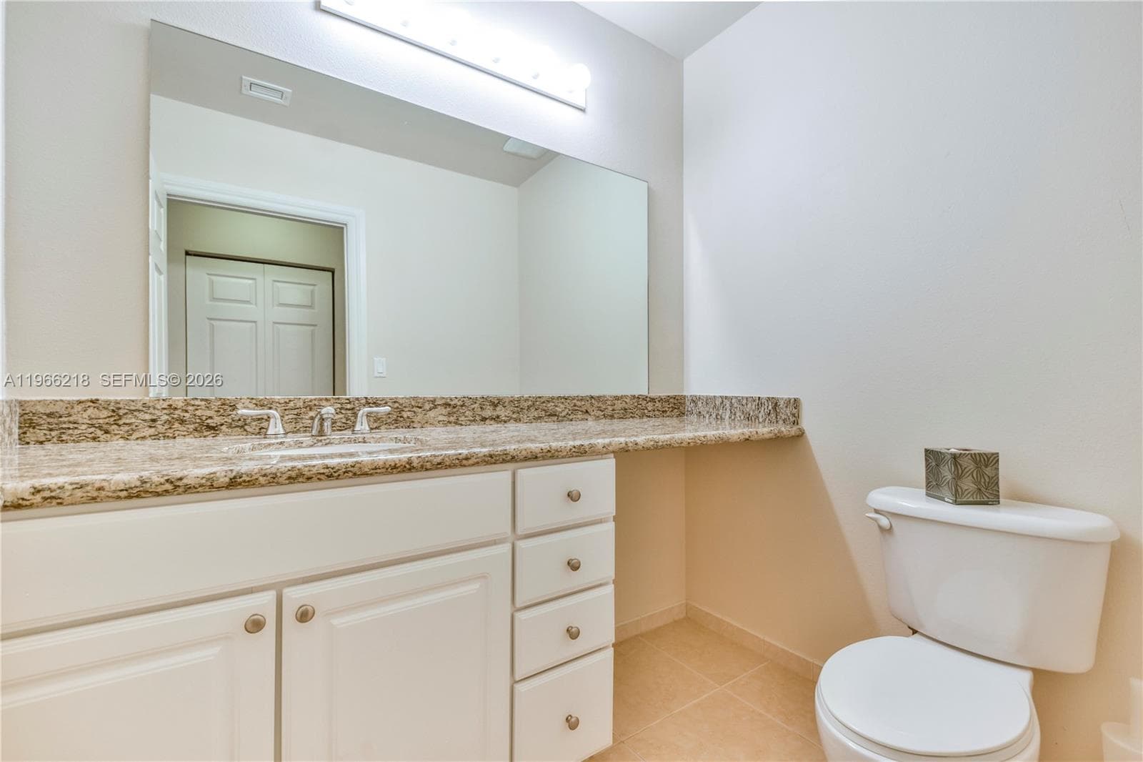 3001 NE 185th St 103 photo 20