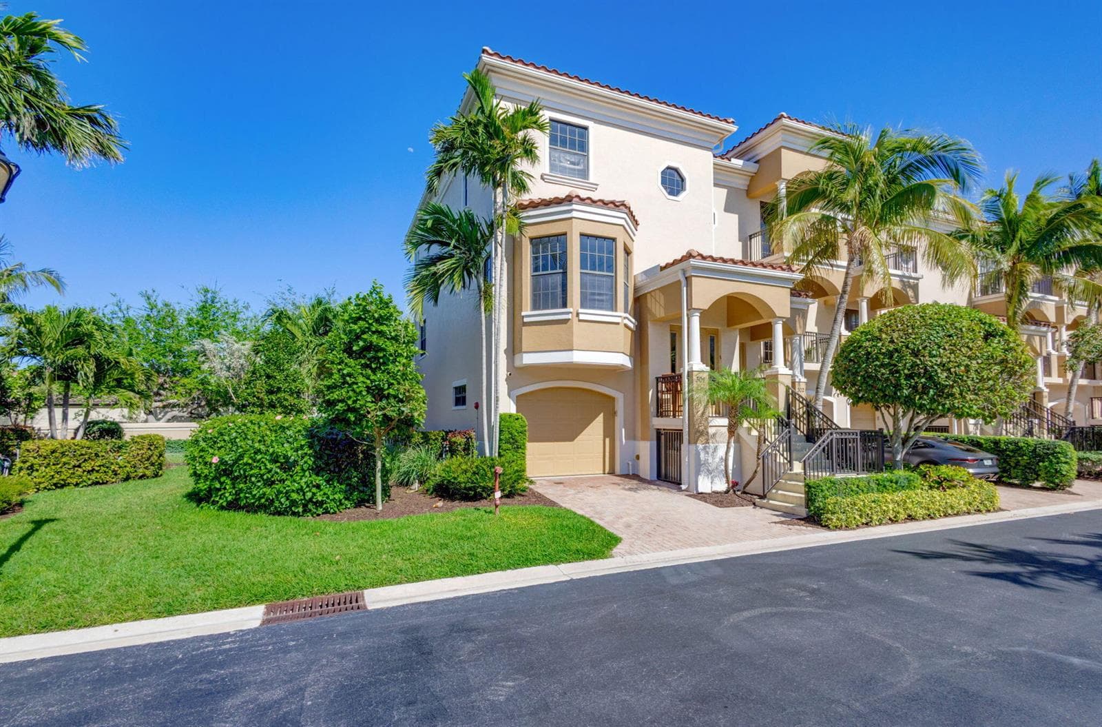 301 Del Sol Circle photo 3