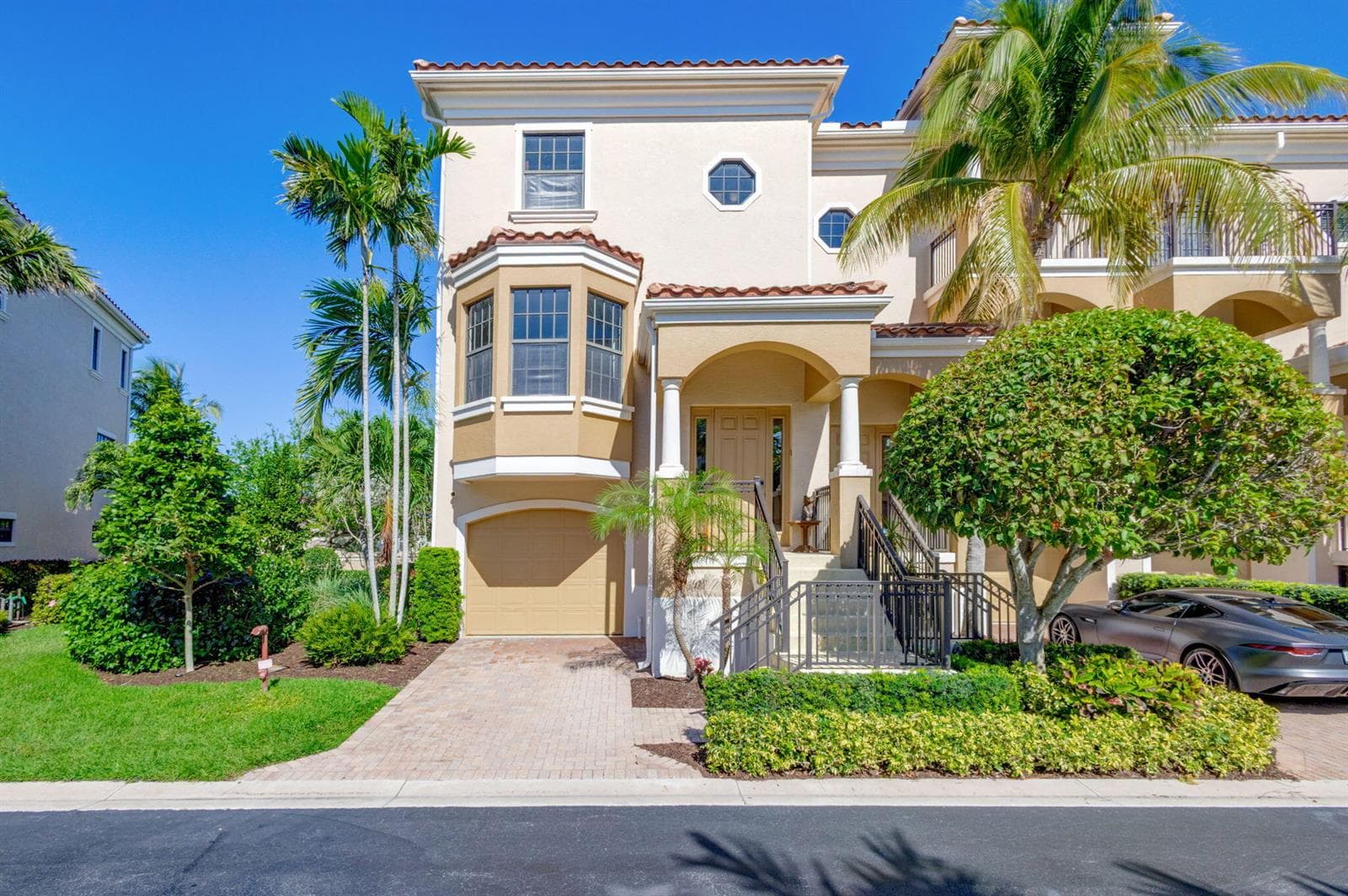 301 Del Sol Circle photo 1