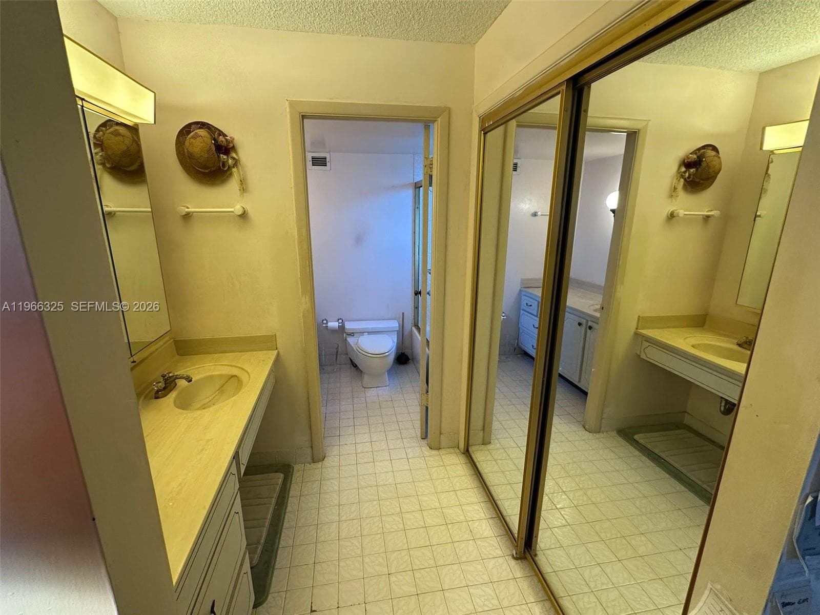 6039 Collins Ave 1517 photo 13