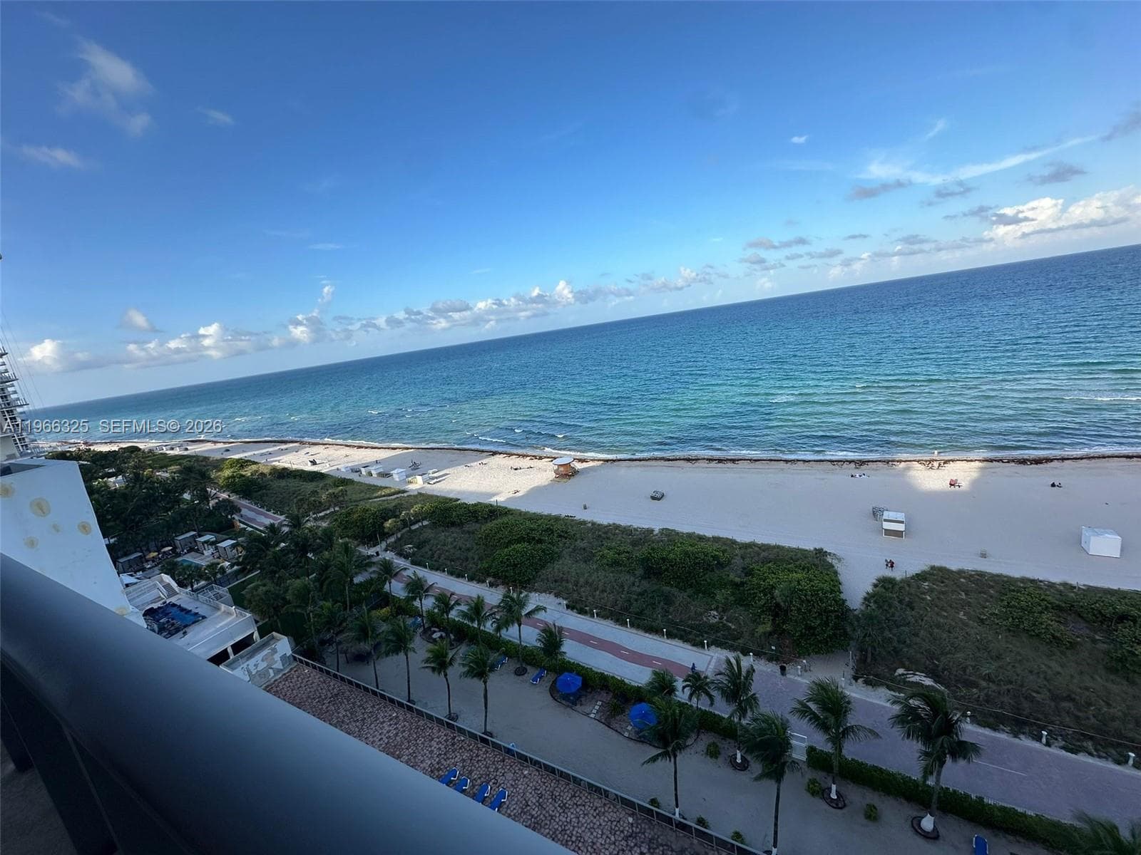 6039 Collins Ave 1517 photo 4