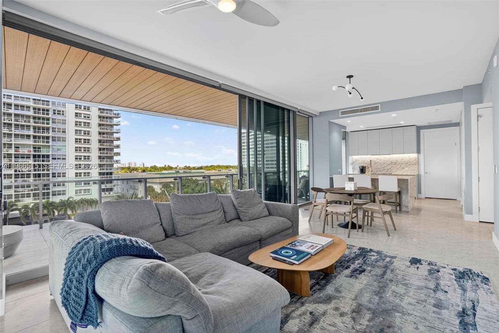 5775 Collins Ave 506 photo 2