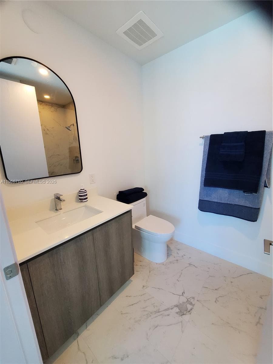 17550 Collins Ave 1403 photo 13