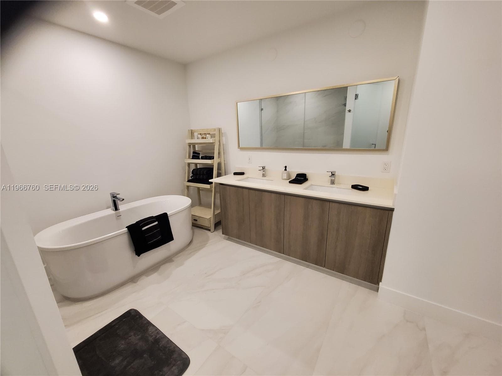 17550 Collins Ave 1403 photo 21