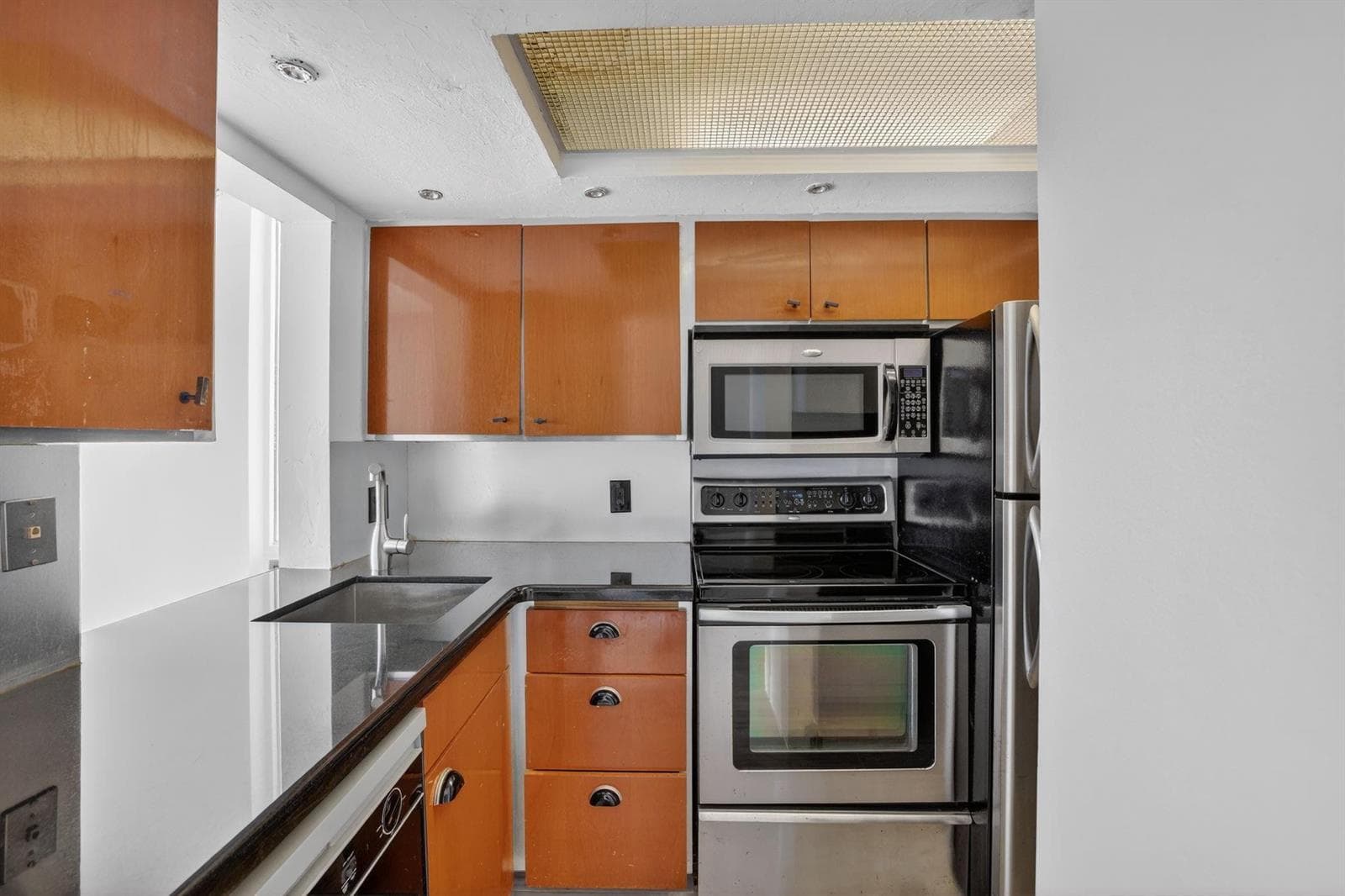 1531 SE 15th Street 8 photo 2