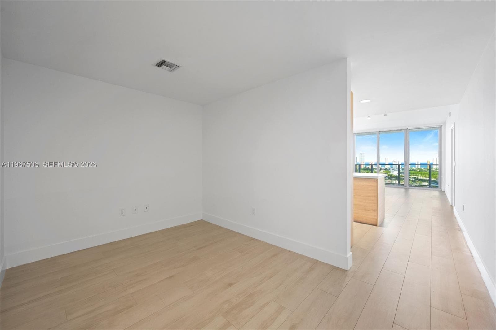 16385 Biscayne Blvd 3020 photo 11