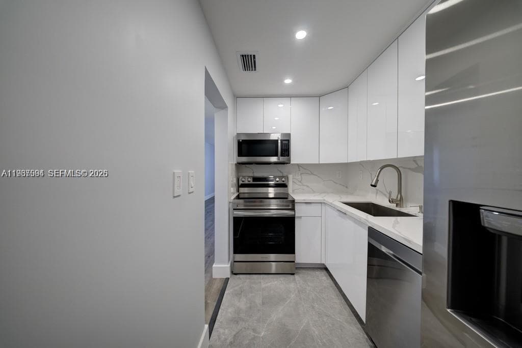 2899 Collins Ave 1203 photo 11