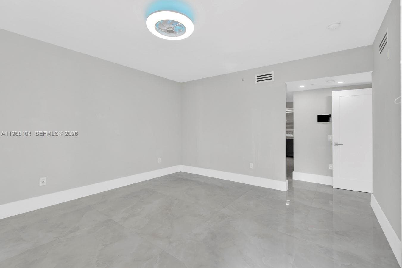 2051 SE 3rd St 406 photo 20