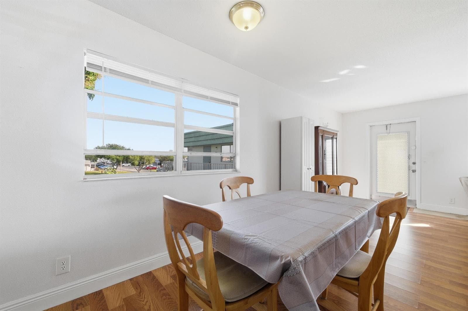 142 Monaco C photo 6