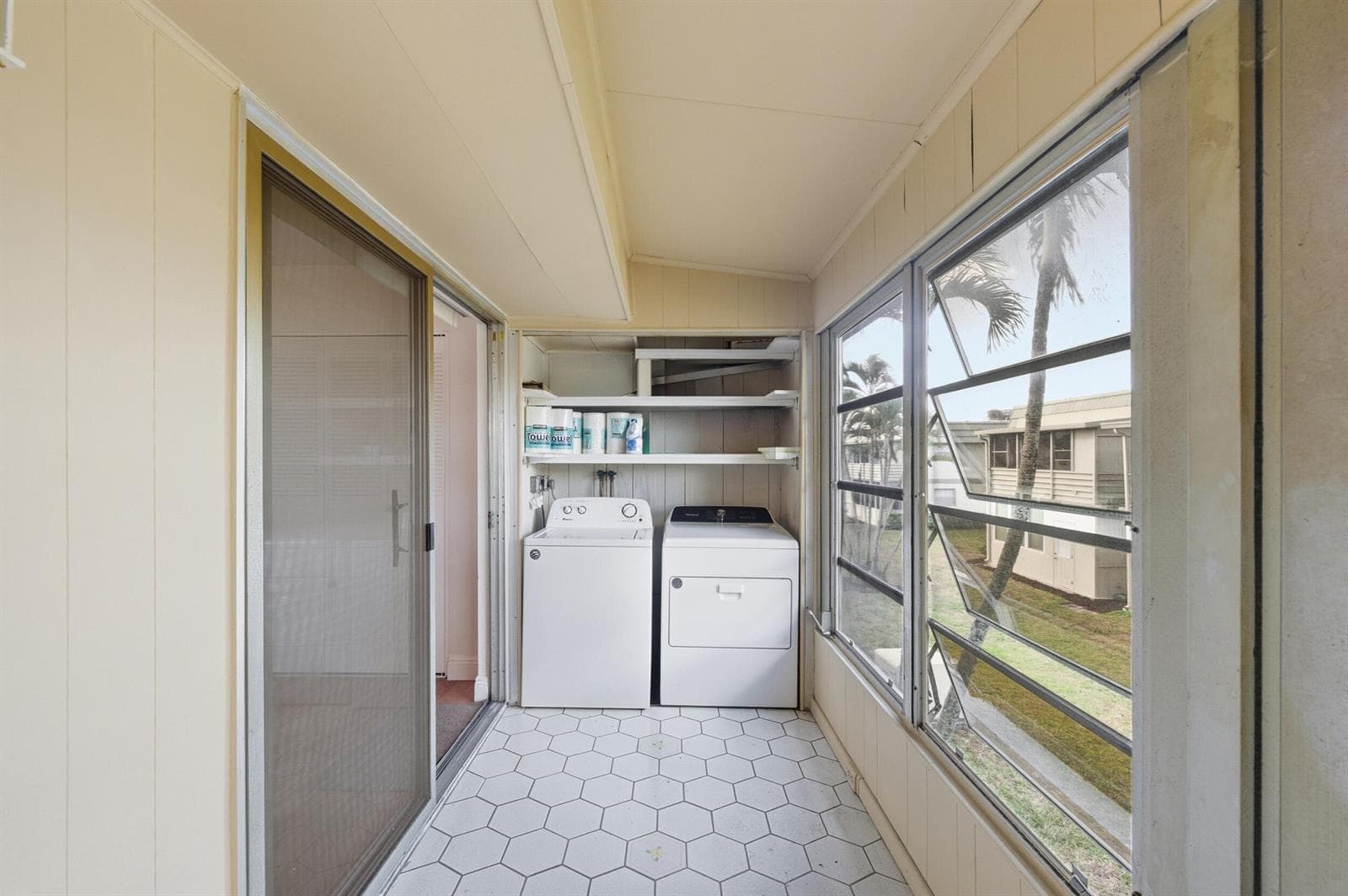 142 Monaco C photo 20