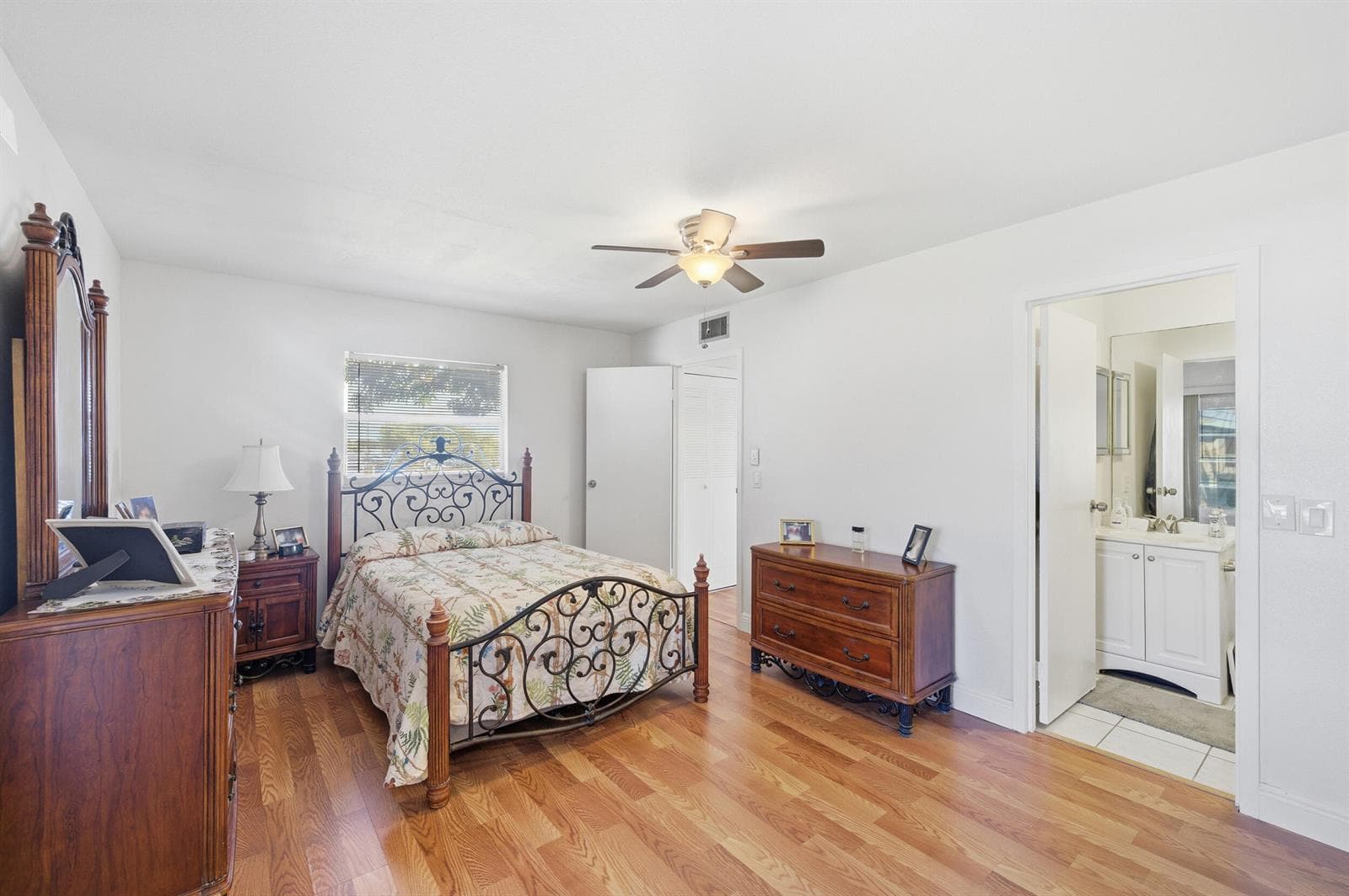 142 Monaco C photo 14