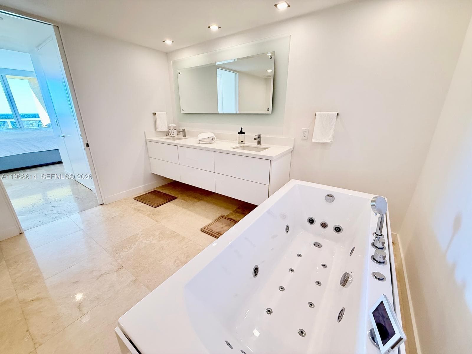 2100 N Ocean Blvd 12D photo 25