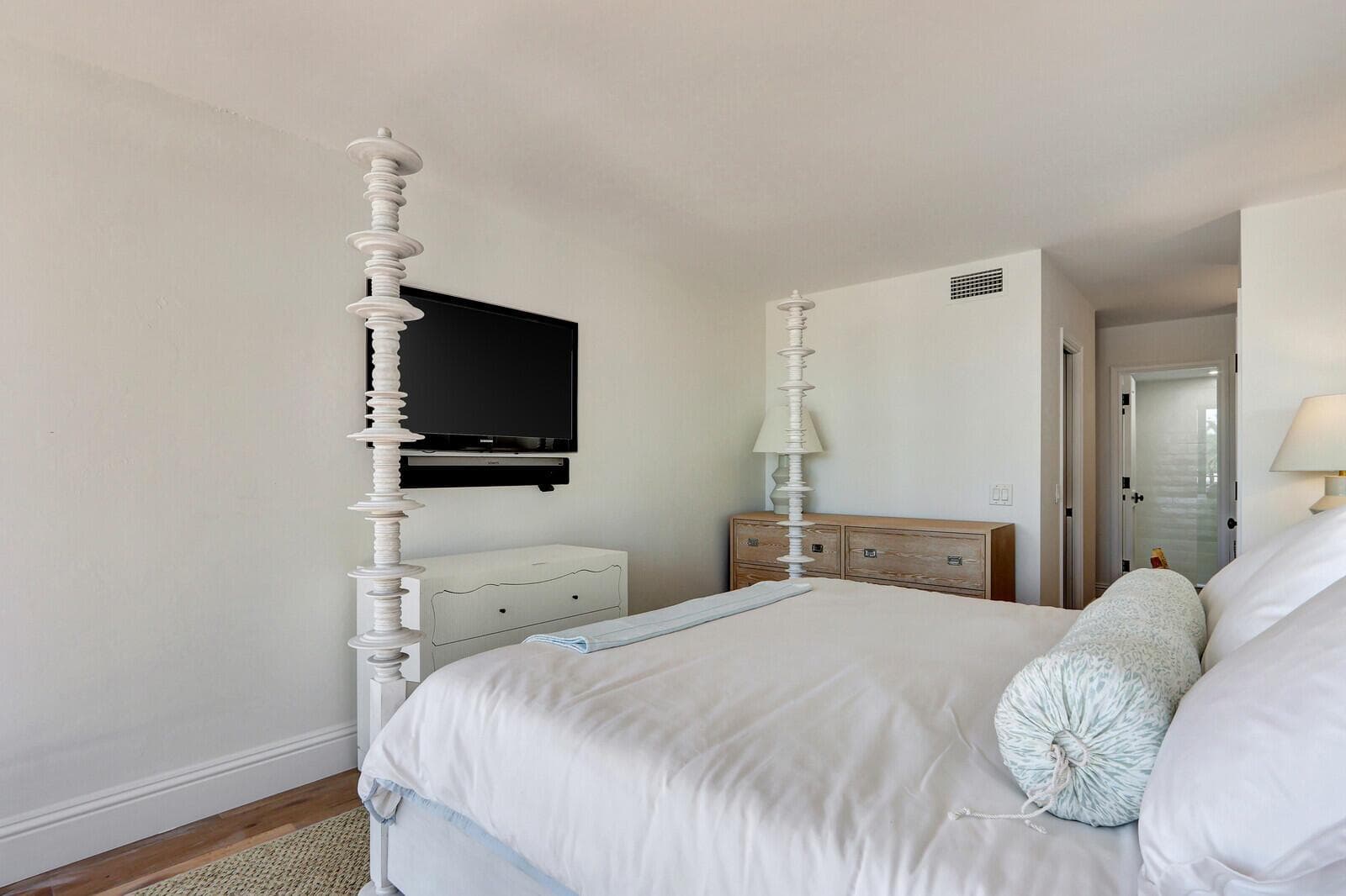 225 Beach Road 204 photo 22