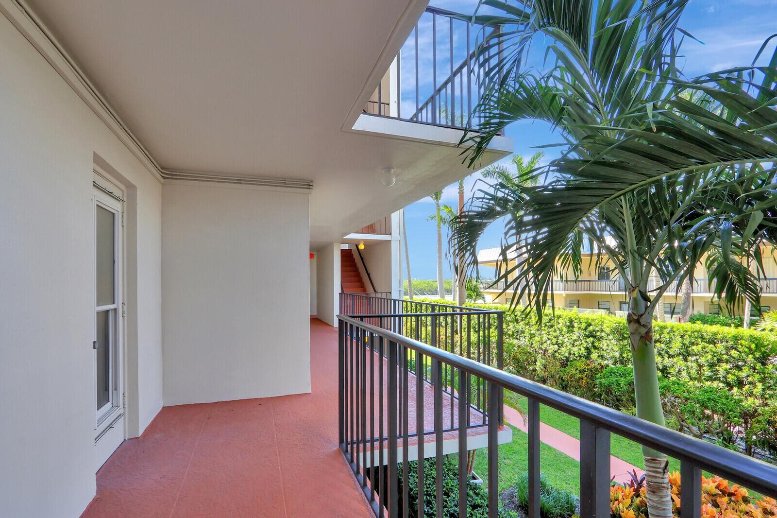 225 Beach Road 204 photo 3
