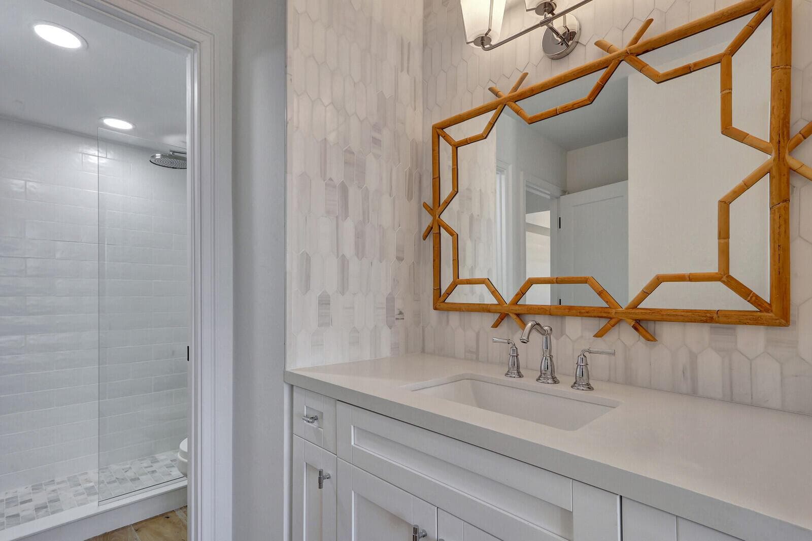 225 Beach Road 204 photo 24