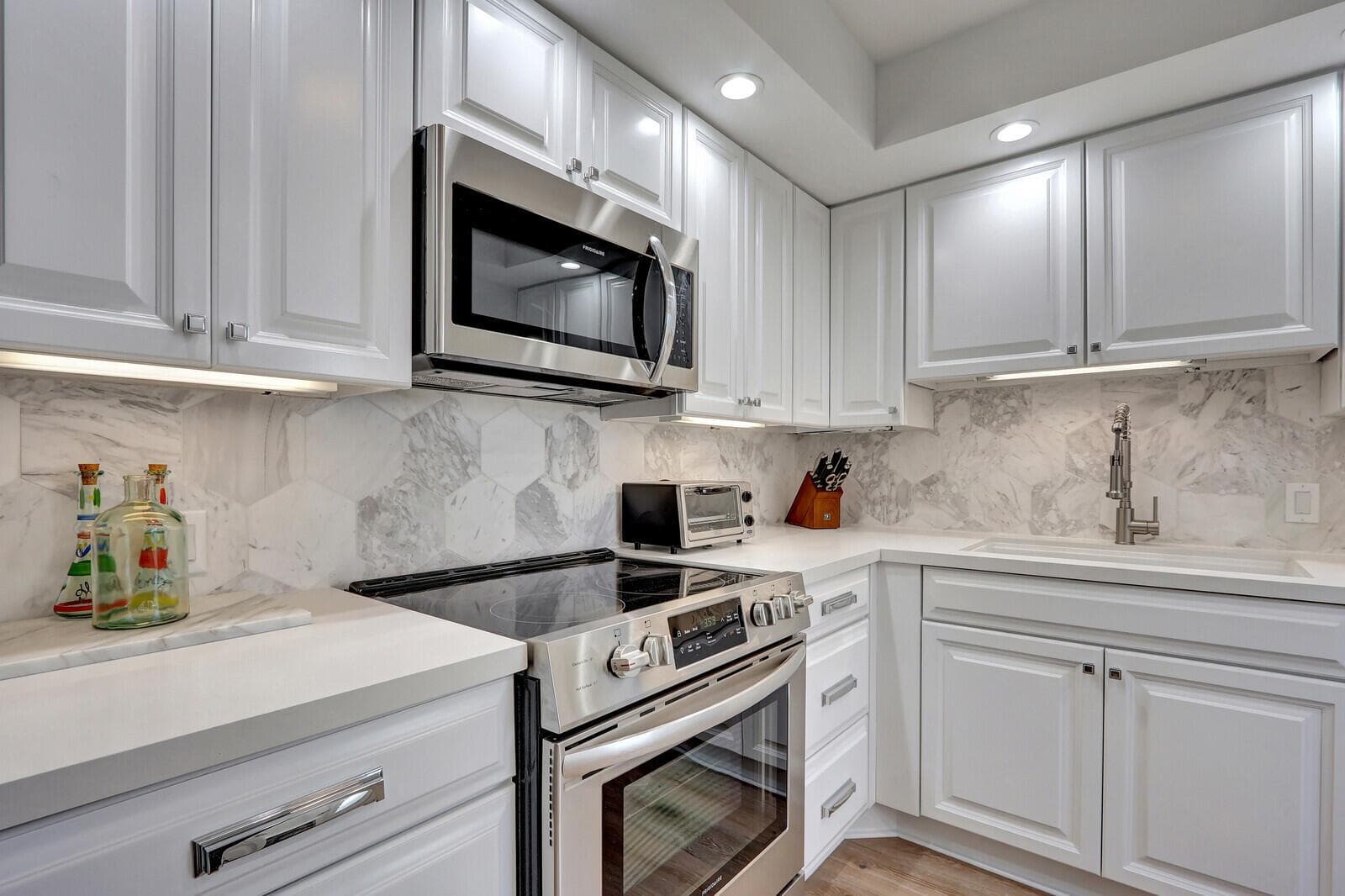 225 Beach Road 204 photo 14