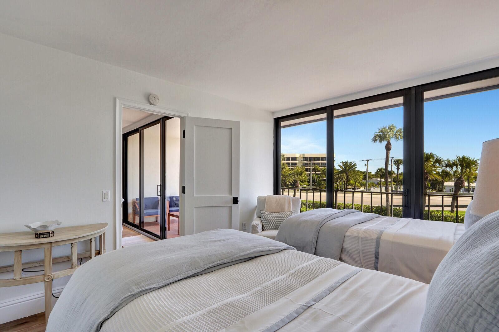 225 Beach Road 204 photo 18