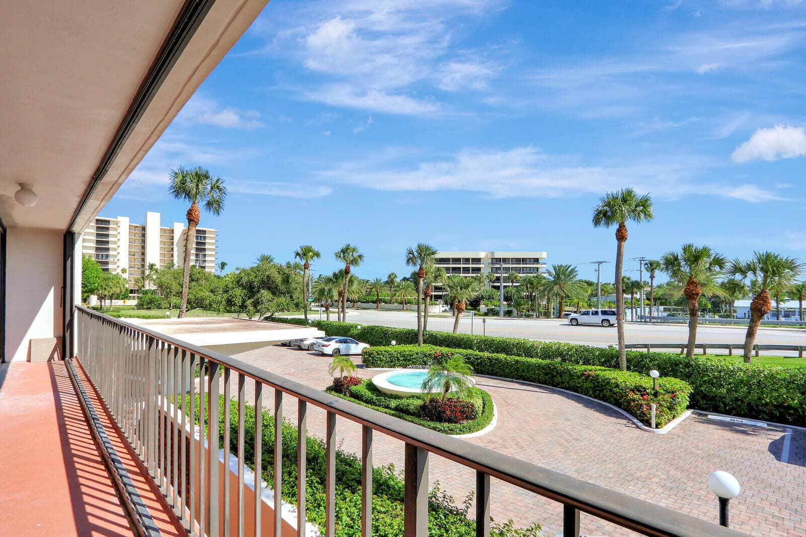 225 Beach Road 204 photo 4