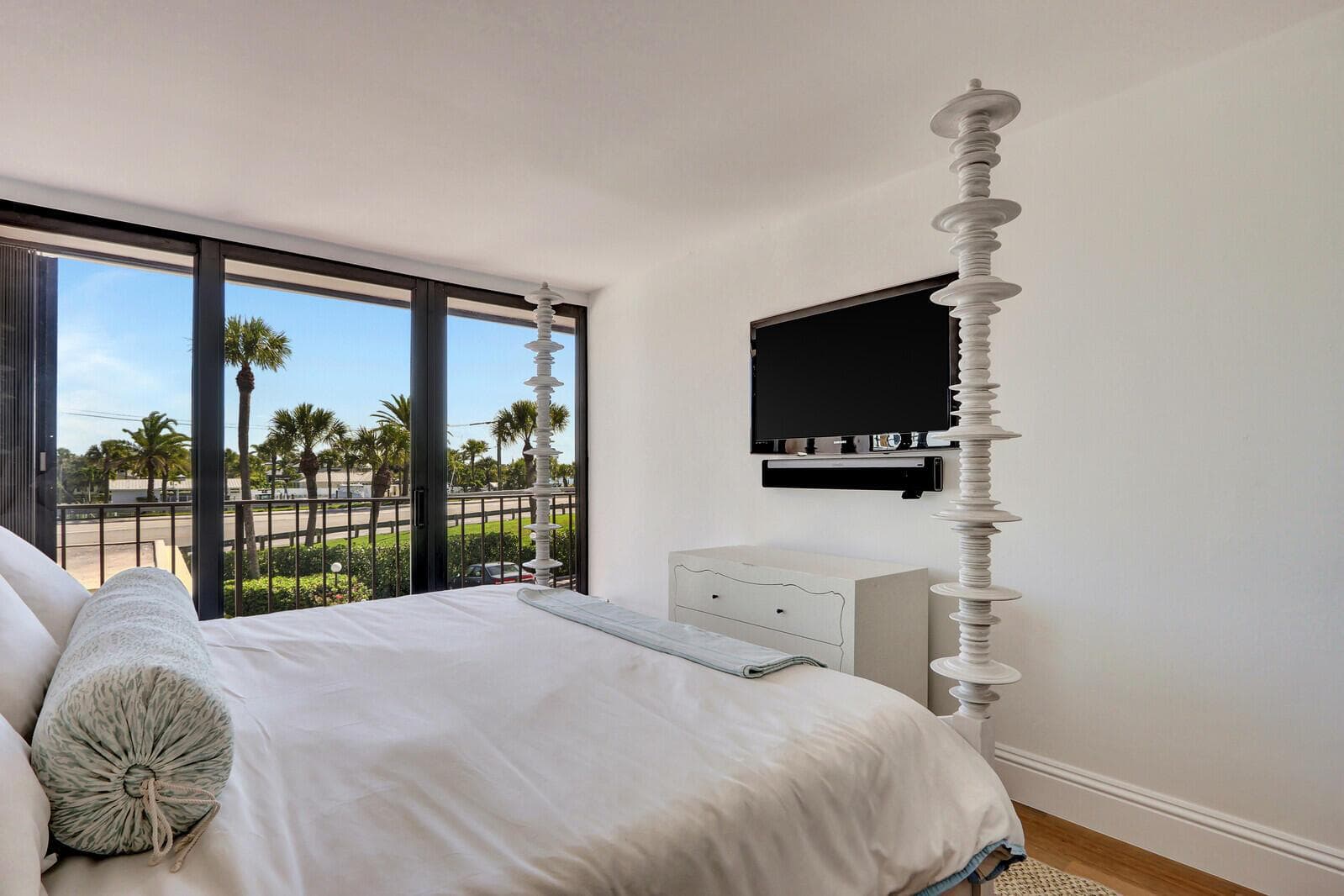 225 Beach Road 204 photo 21