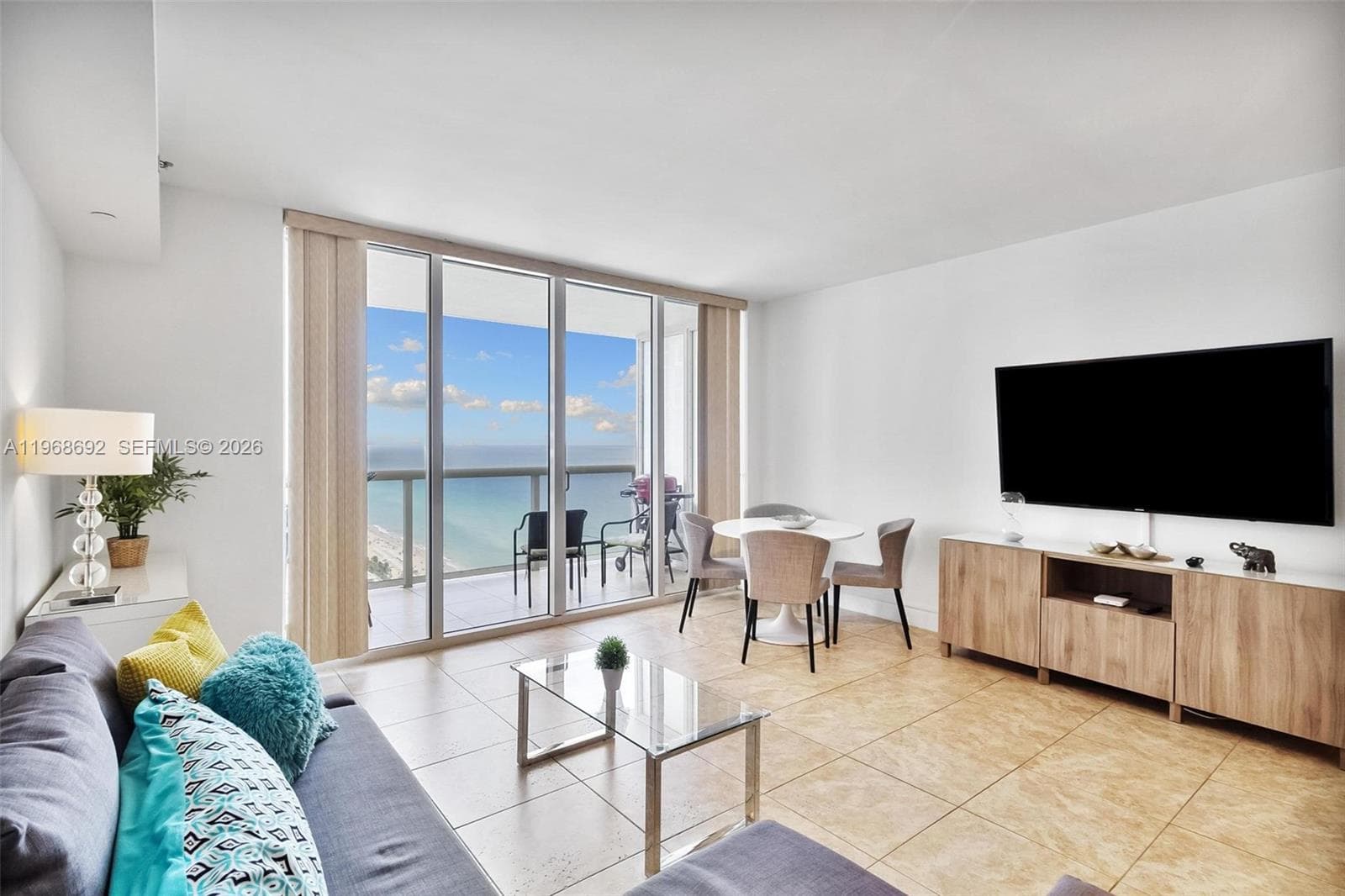 1830 S Ocean Dr 2409 photo 2