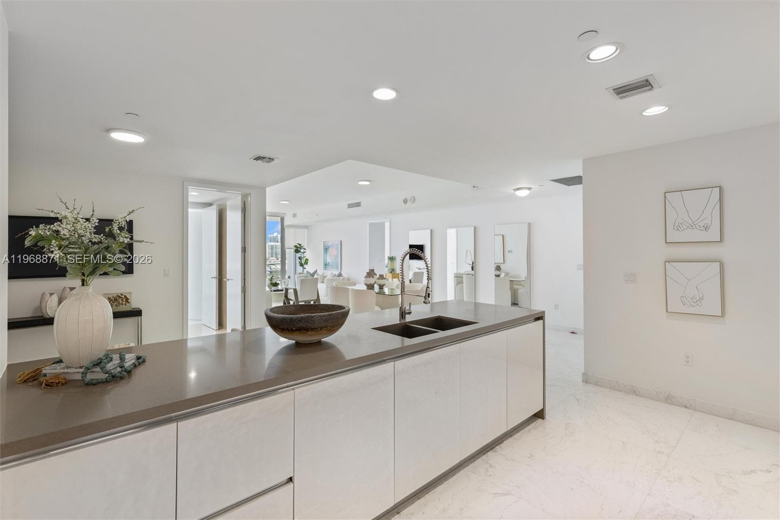 17475 Collins Ave 703 photo 6