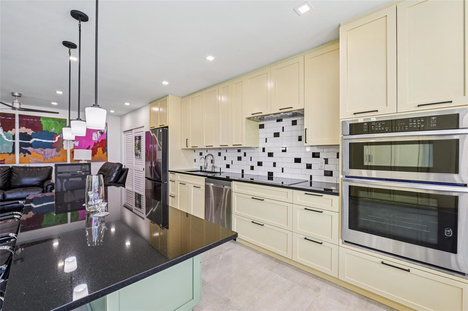 3233 NE 34th Street 812a photo 2