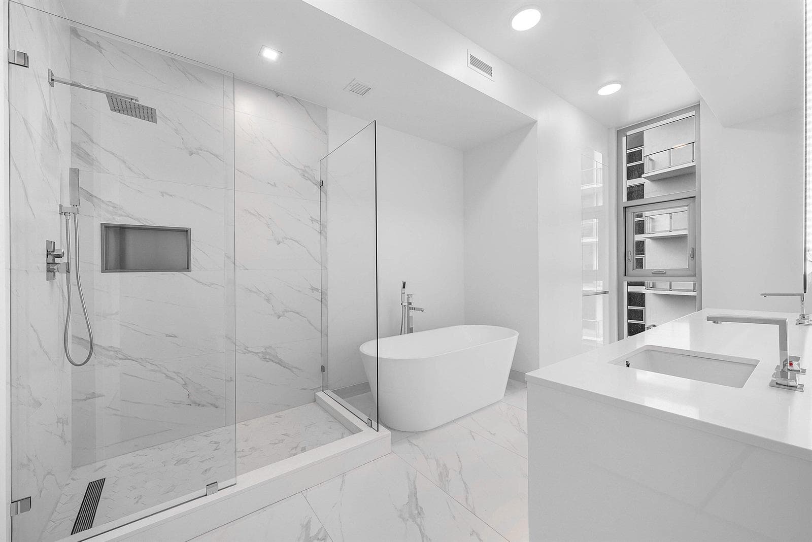 220 Lake Shore Drive 2202 photo 19