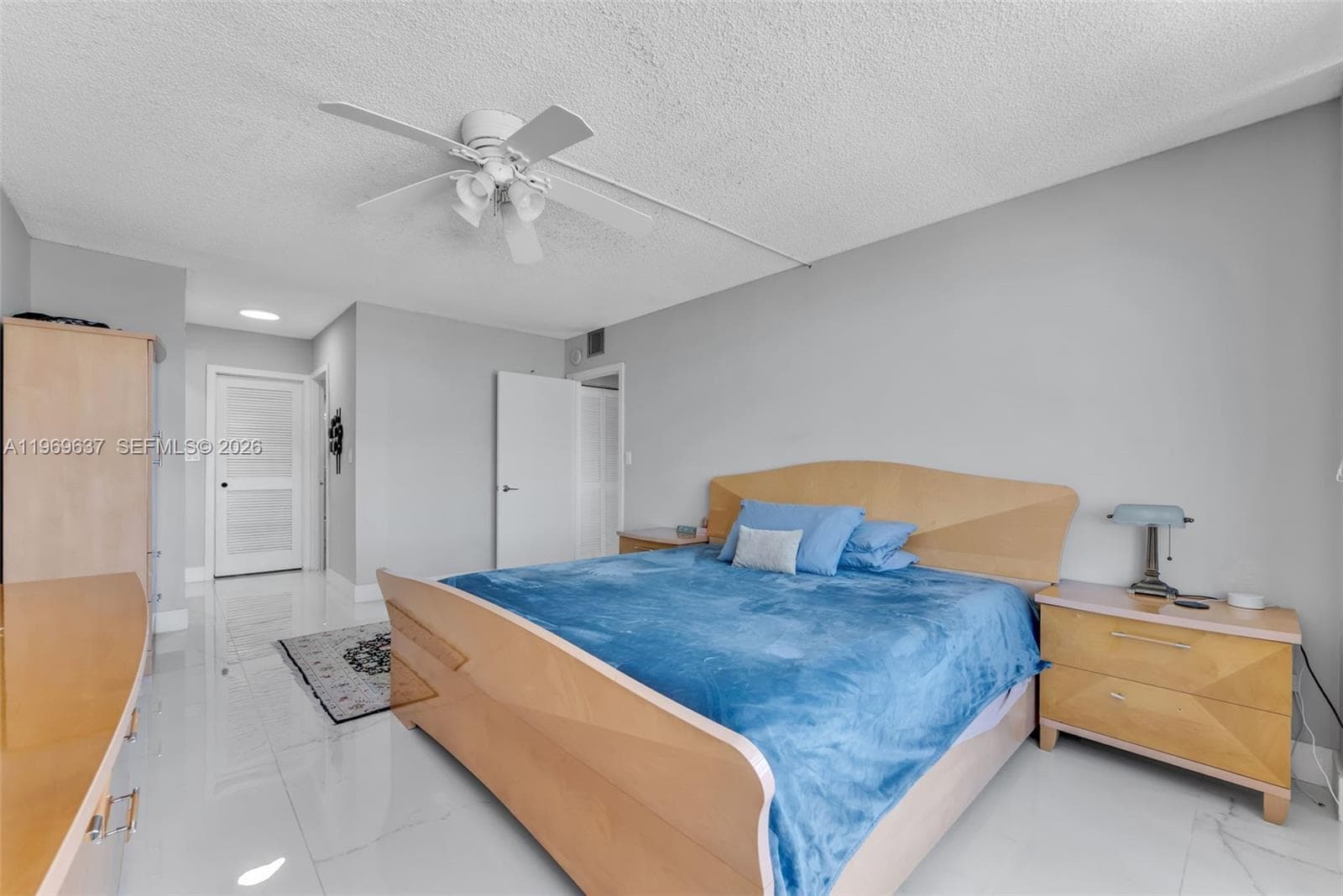 2500 PARKVIEW DR 2407 photo 11