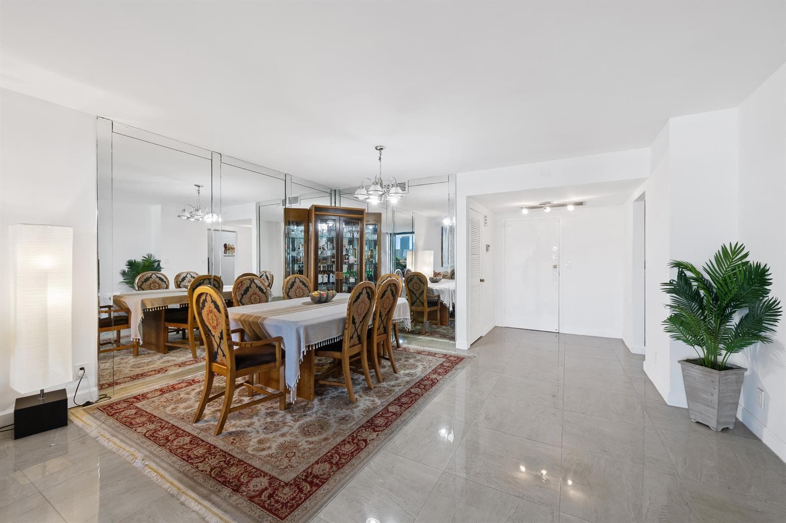 2500 Parkview Drive 615 photo 12