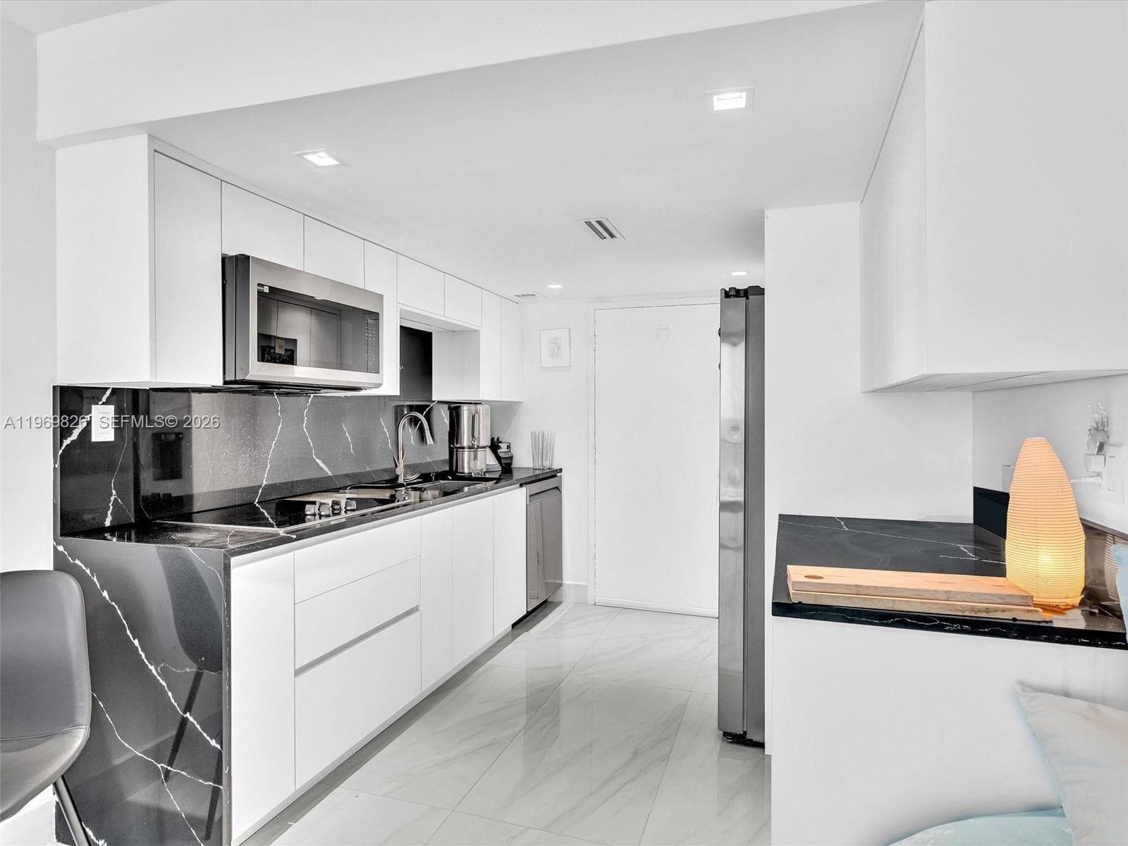 401 Ocean Dr 1007 photo 11