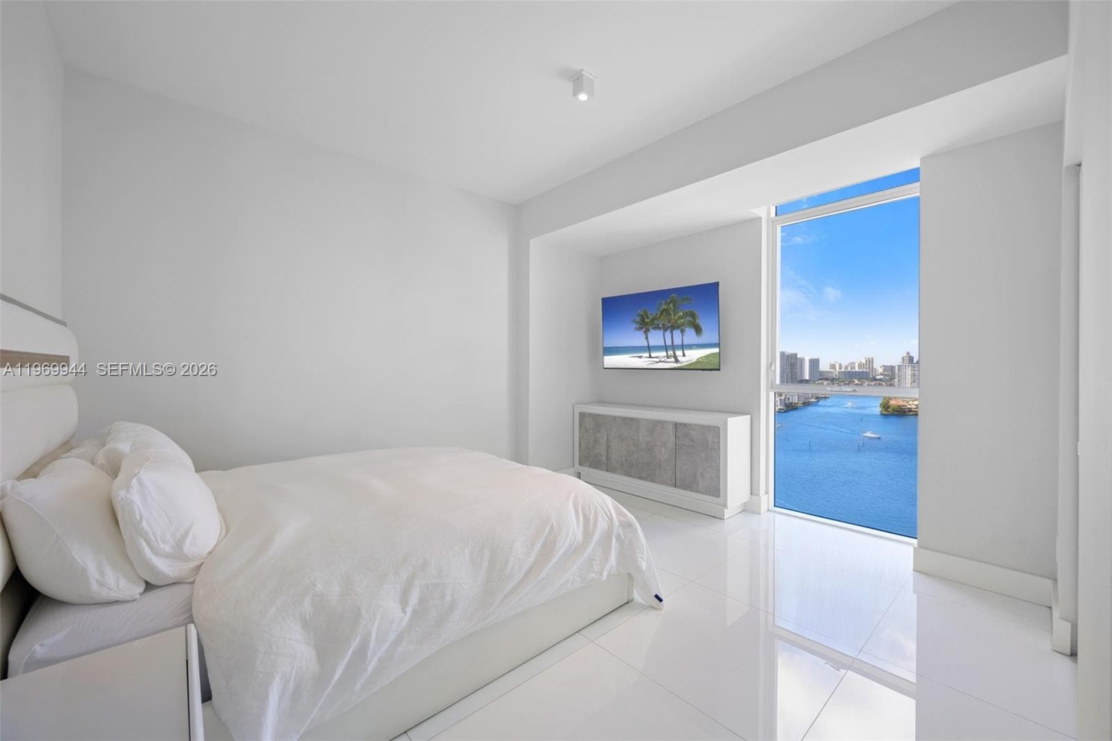 400 Sunny Isles Blvd 2004 photo 13