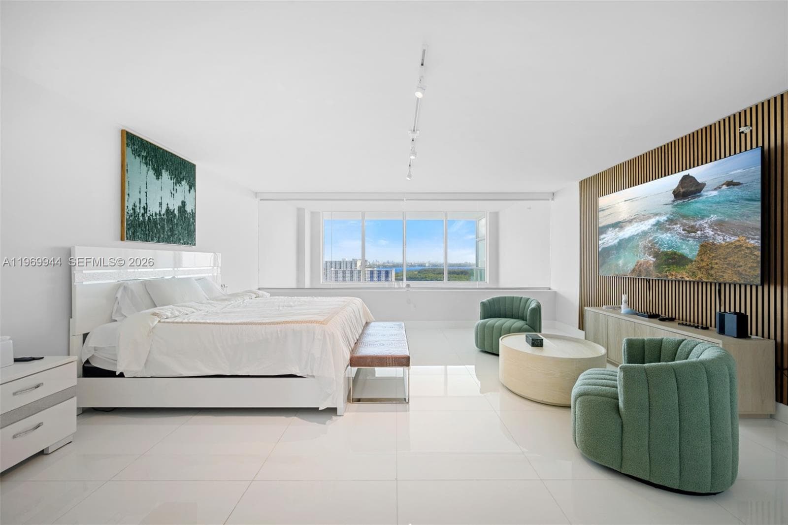 400 Sunny Isles Blvd 2004 photo 17