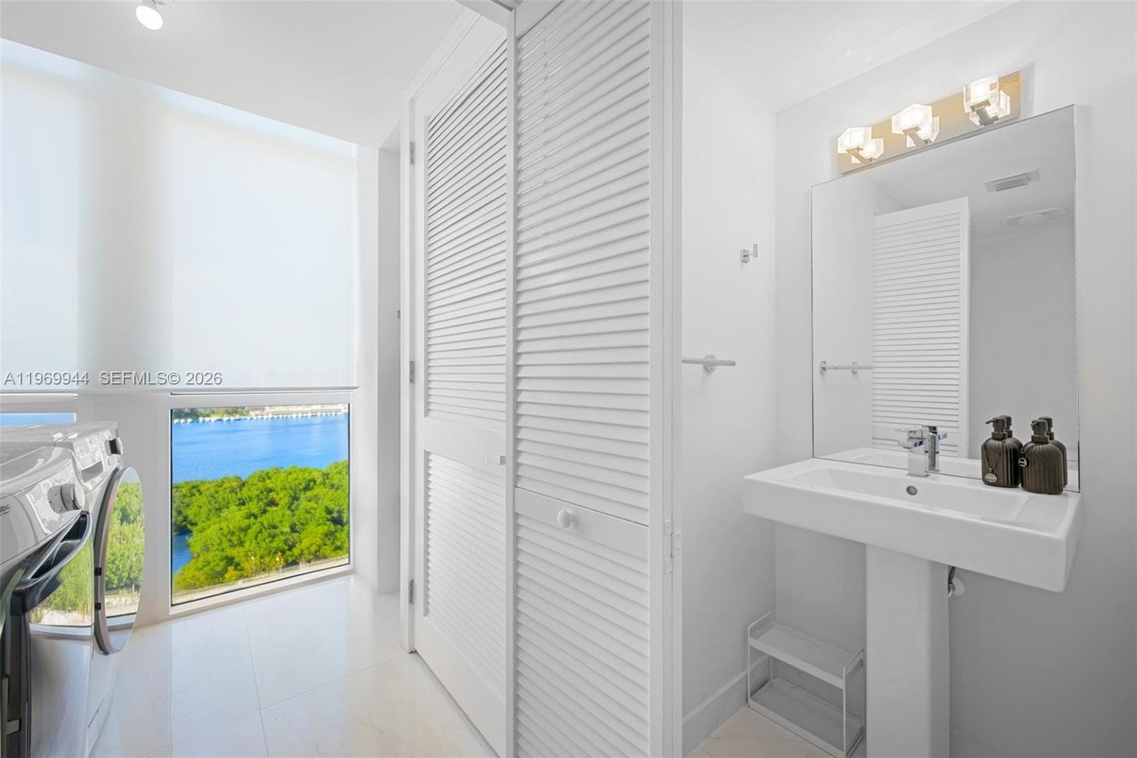 400 Sunny Isles Blvd 2004 photo 11