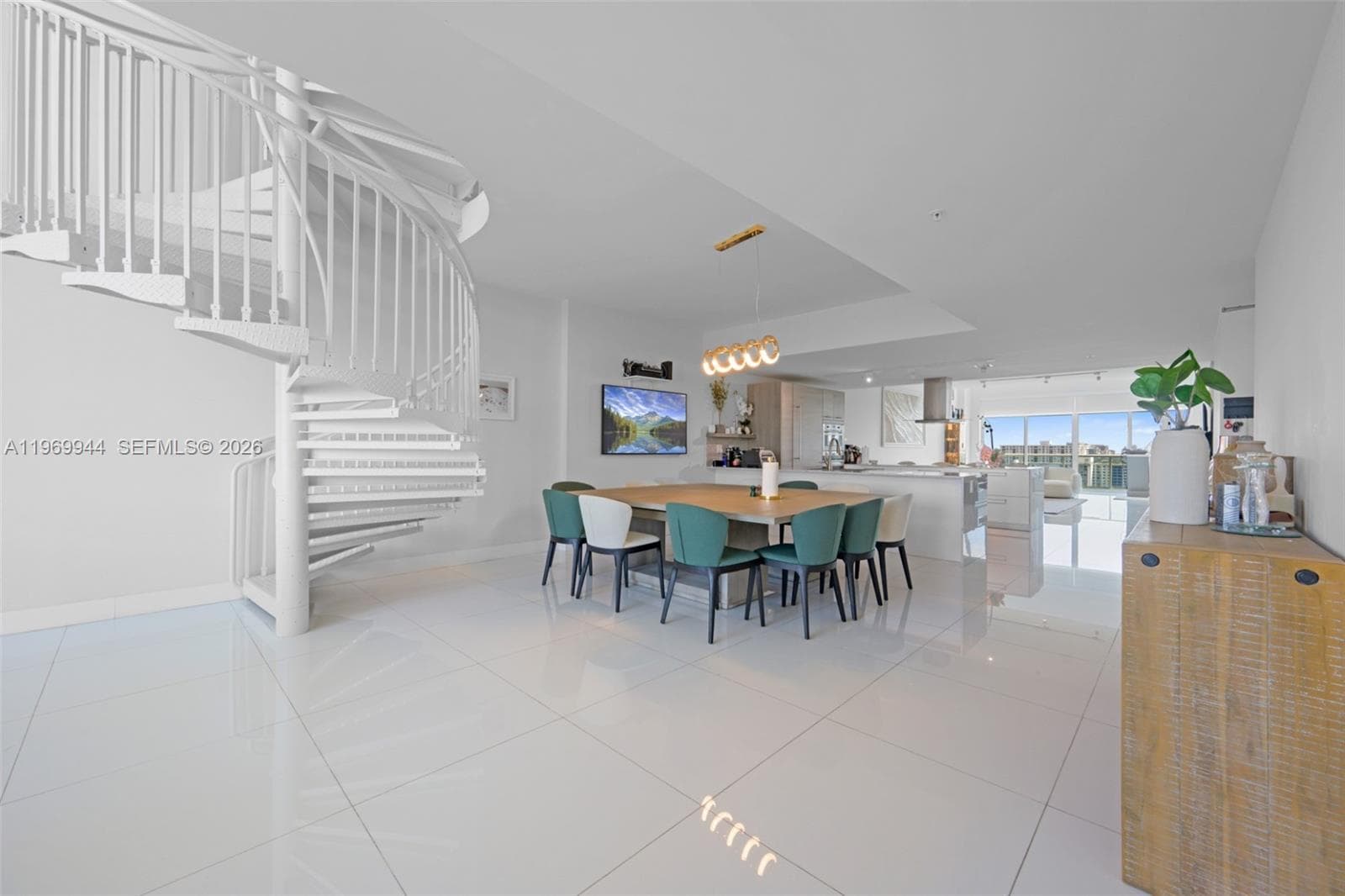400 Sunny Isles Blvd 2004 photo 8