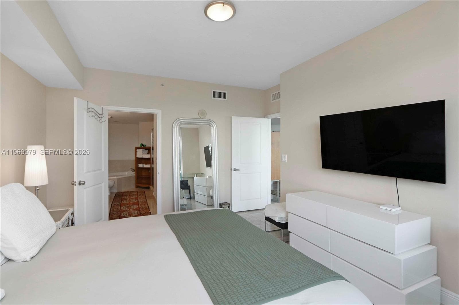7910 Harbor Island Dr 405 photo 15