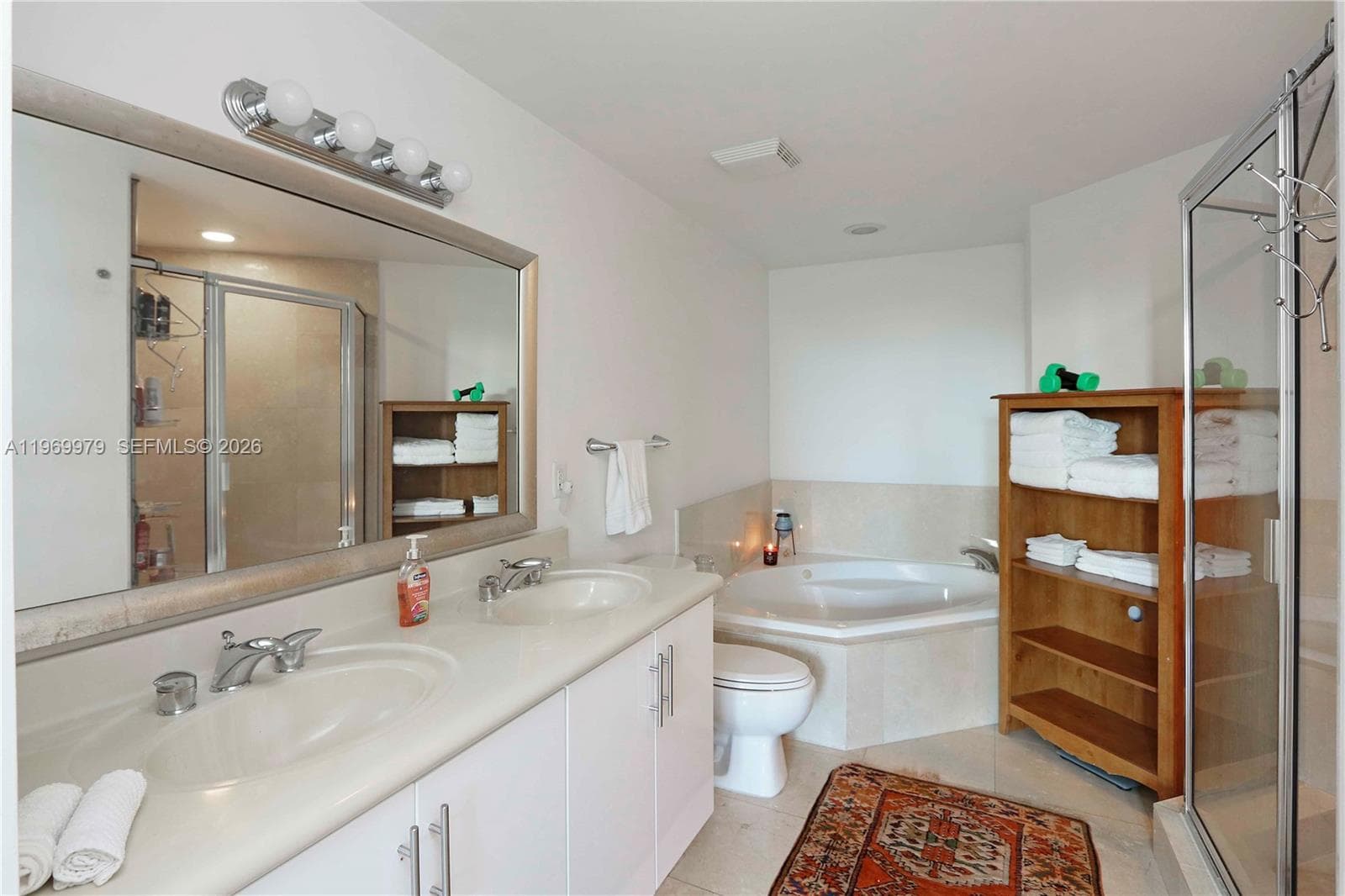 7910 Harbor Island Dr 405 photo 19