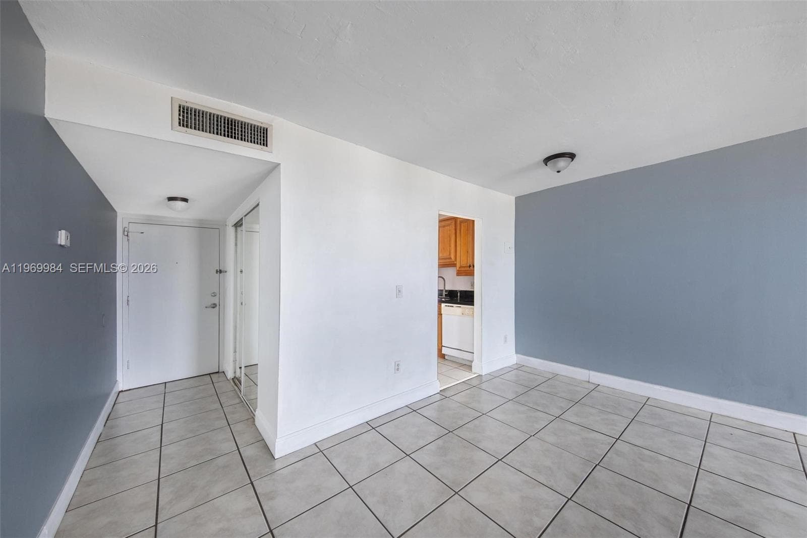 2350 NE 135th St 811 photo 16