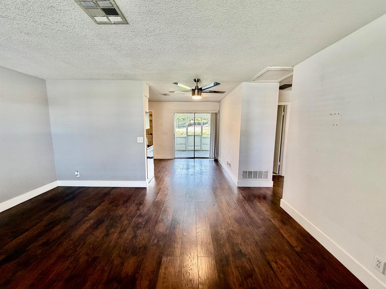 2821 Duke Lane photo 4