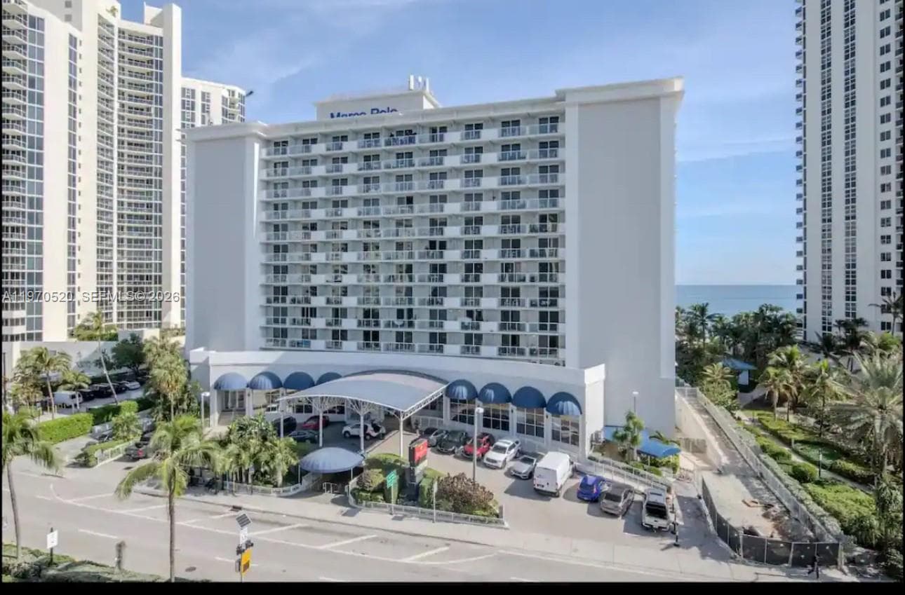 19201 Collins Ave 436 photo 3
