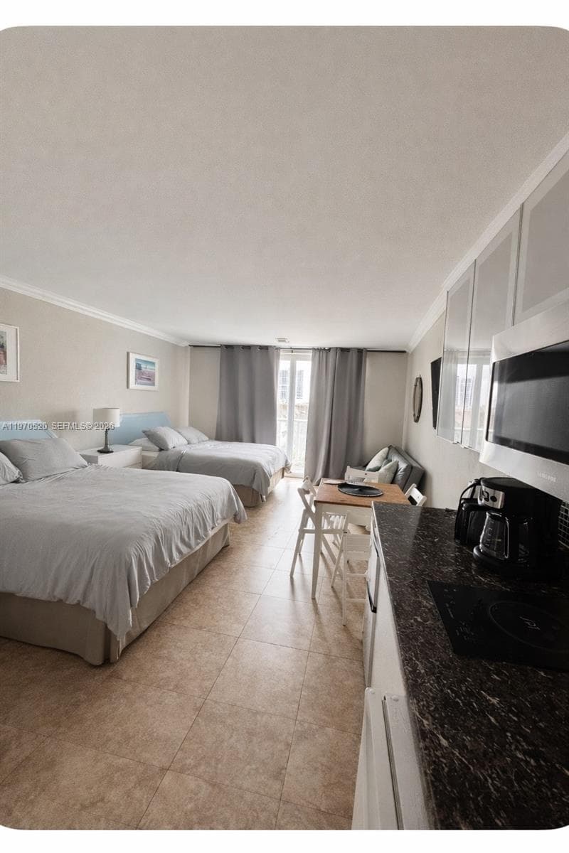 19201 Collins Ave 436 photo 10