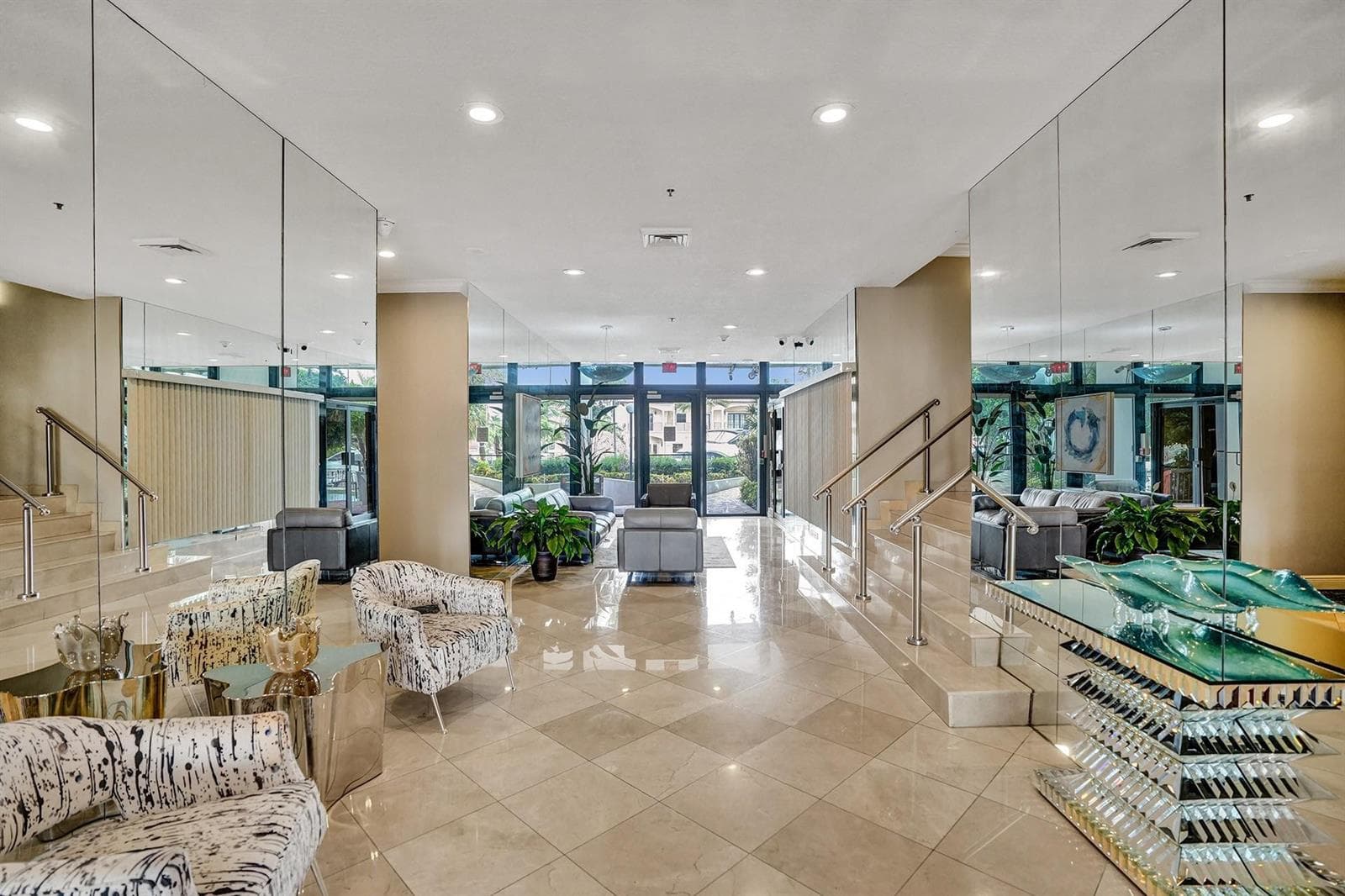 1361 S Ocean Bl 210 photo 2
