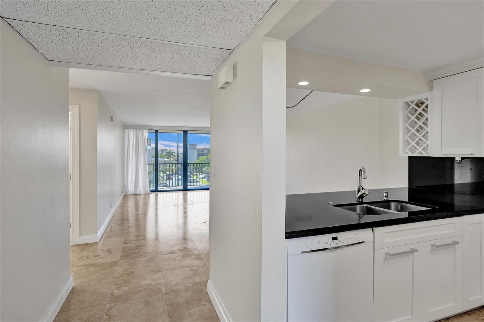 4 Royal Palm Way 503 photo 6
