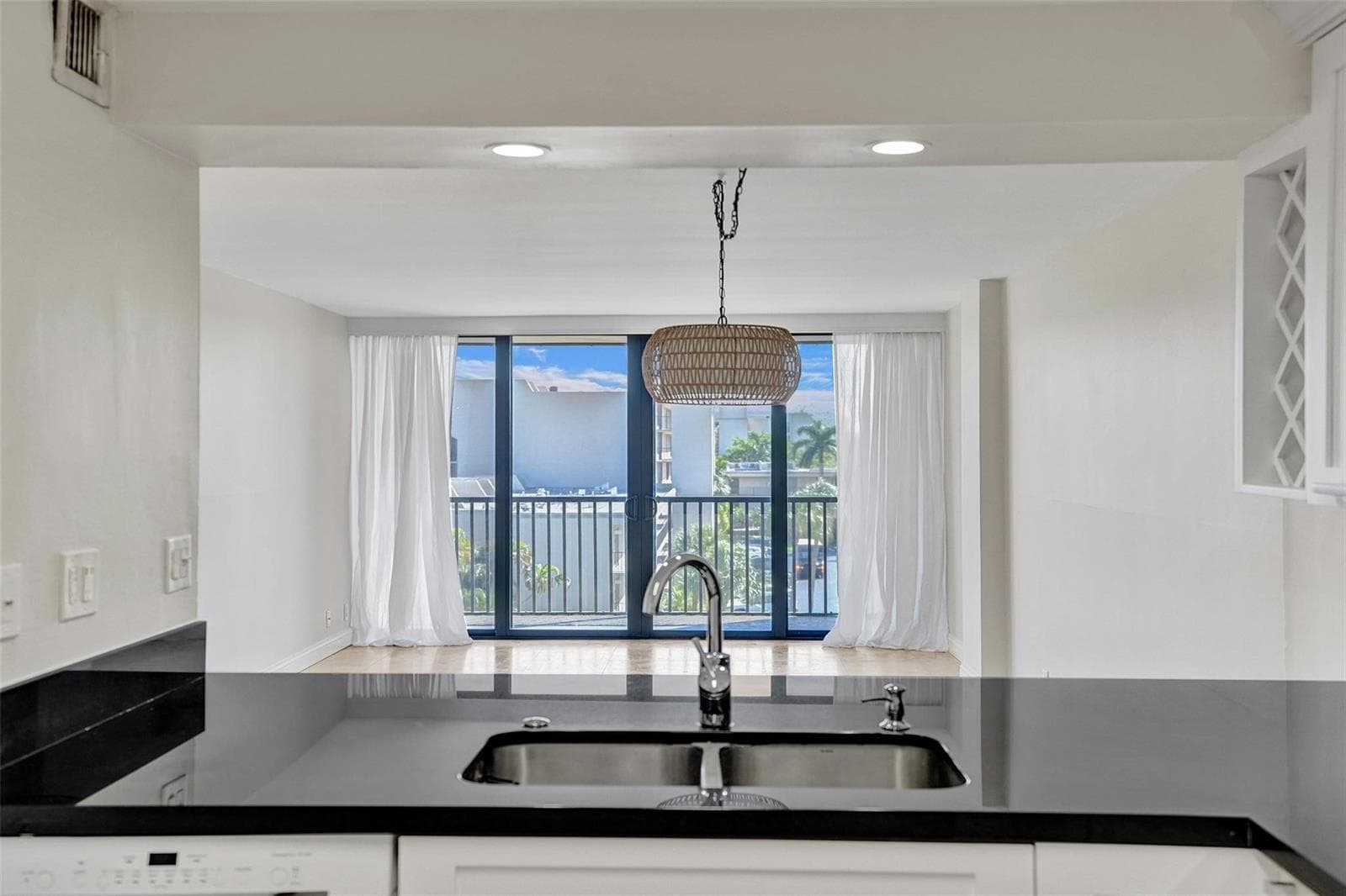 4 Royal Palm Way 503 photo 9