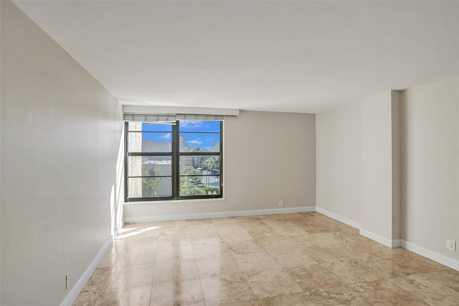 4 Royal Palm Way 503 photo 25