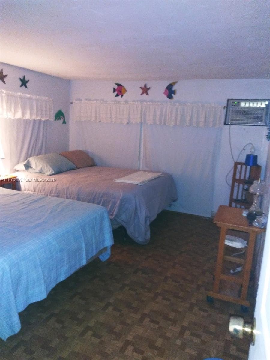 261 Burgundy Dr photo 9