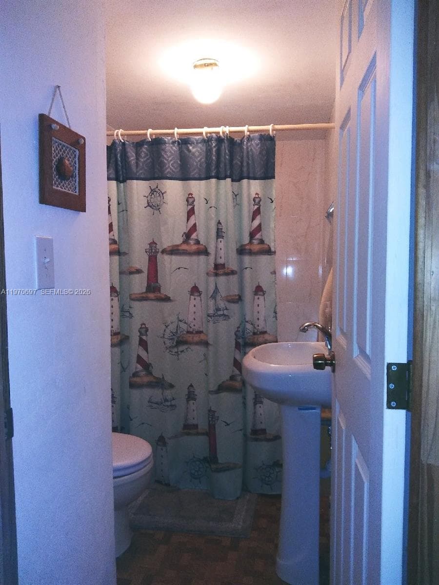 261 Burgundy Dr photo 10