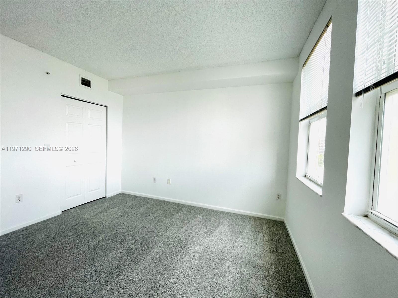 17150 N Bay Rd 2911 photo 10